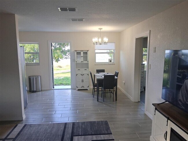 Photo - 76 Garrison Ln