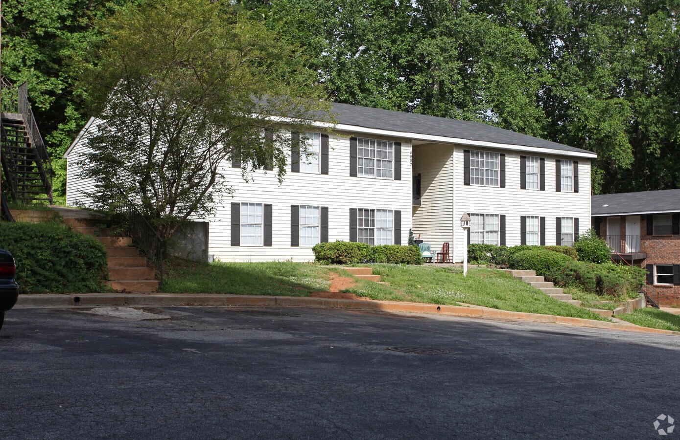 Lilburn Village Apartments For Rent in Lilburn, GA