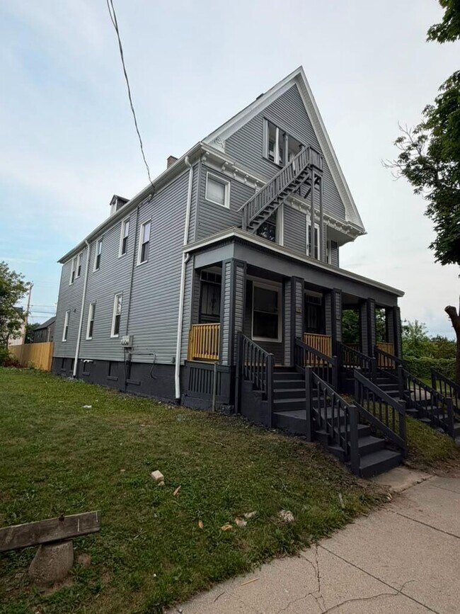 Photo - 2322-2324-2324 N 6th St