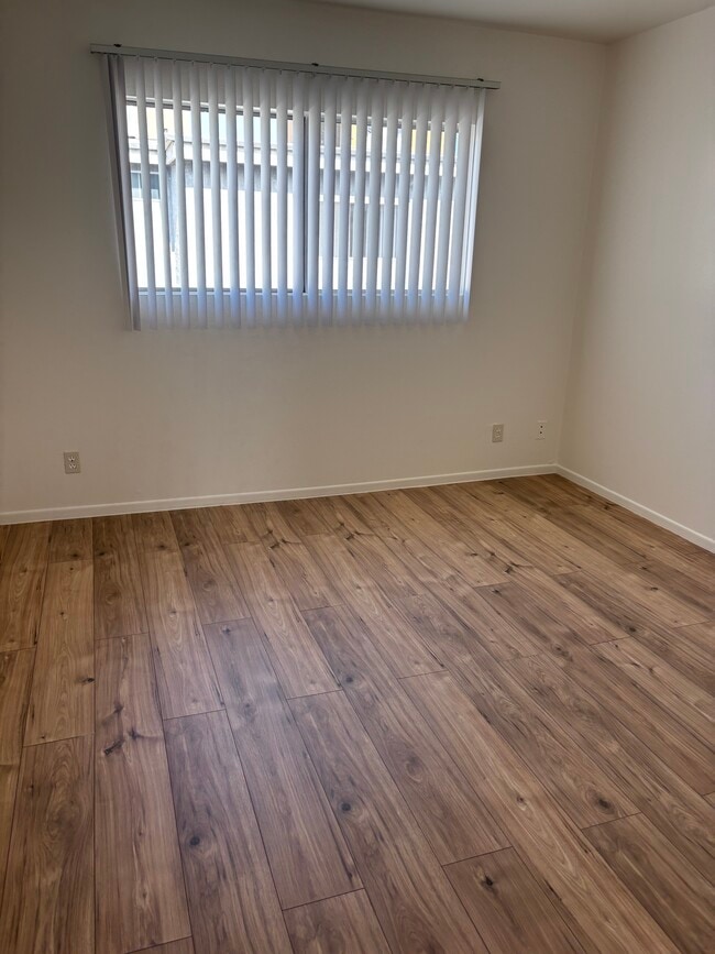 Building Photo - 9950 Zelzah Ave