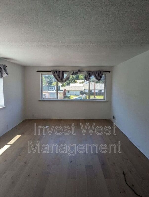 Photo - 277 Main Ave