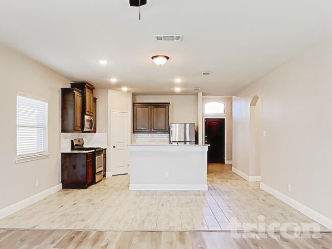 Photo - 7708 Cottonwood Dr