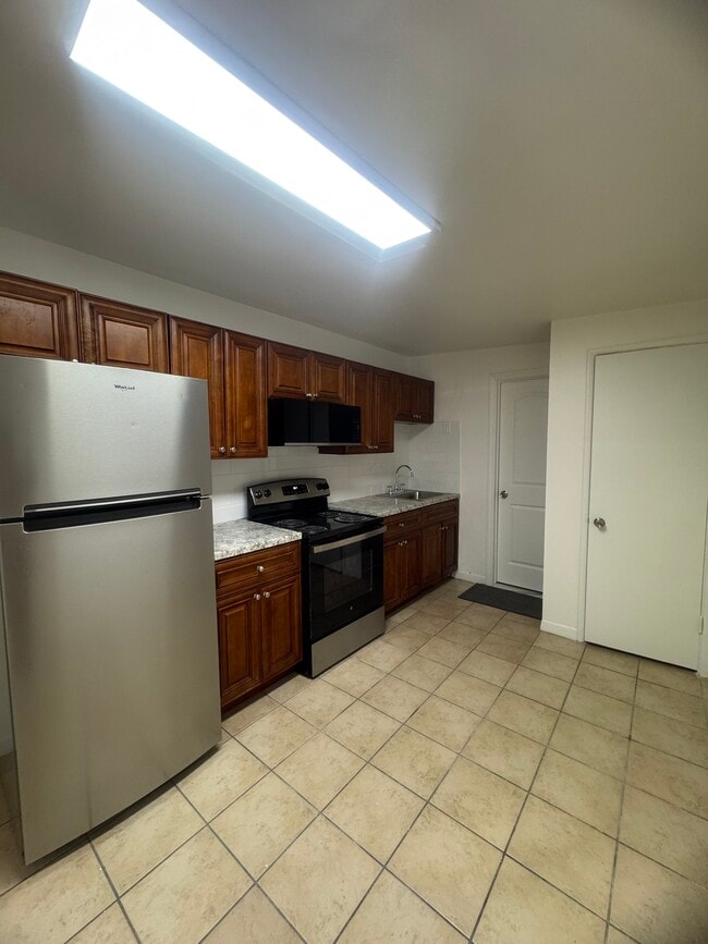 Photo - 33 E 27th St Unit 1