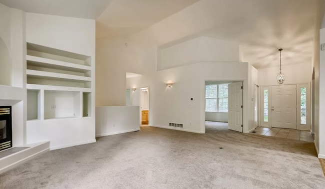 Photo - 679 Allison St