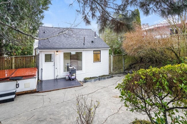 Photo - Modern Oasis in Seattle: 2-Bed, 2-Bath with Luxurious Amenities!