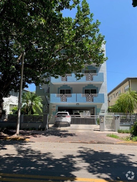 Building Photo - 1405 Meridian Ave Rental