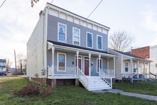 Building Photo - 1311 W Leigh St. Duplex