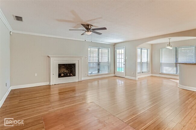 Photo - 303 Trailridge Dr