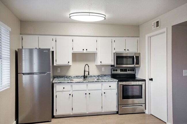 Photo - 1452 E Cinnabar Ave