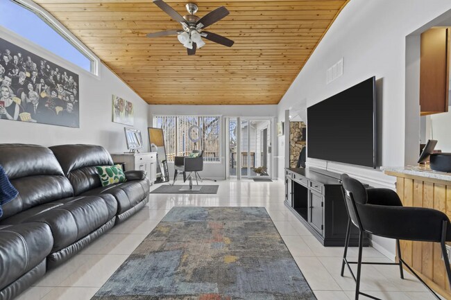 Photo - 1723 Hillcrest Dr