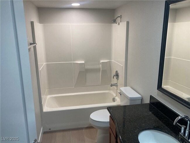 Building Photo - 3145 E Flamingo Rd Unit 1054