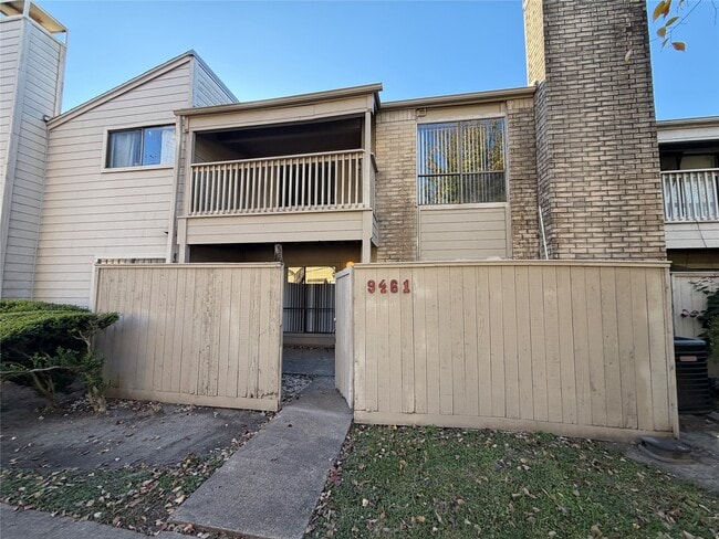 Photo - 9461 Pagewood Ln Unit 9461