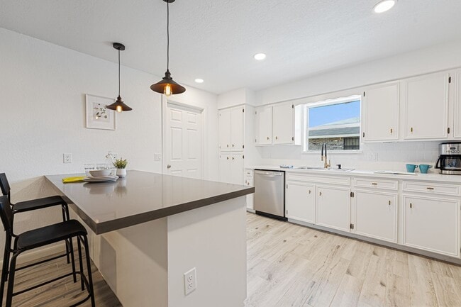 Photo - 1593-1595 W. Gastel Circle Unit 1593