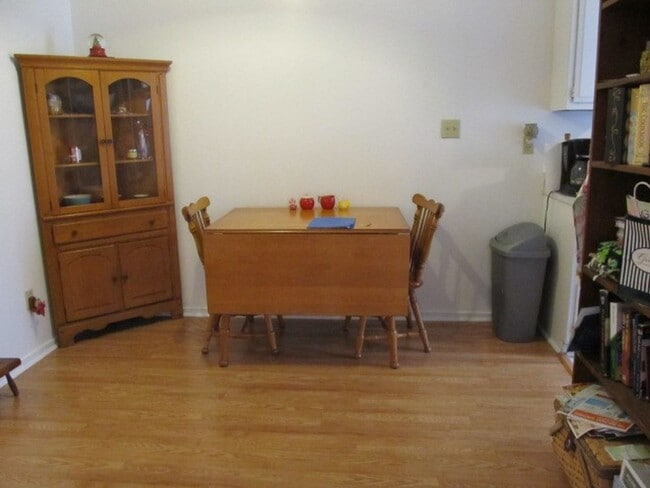 Photo - 527 Manns Chapel Rd Unit A