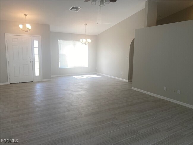 Photo - 2121 SW 5th Ave