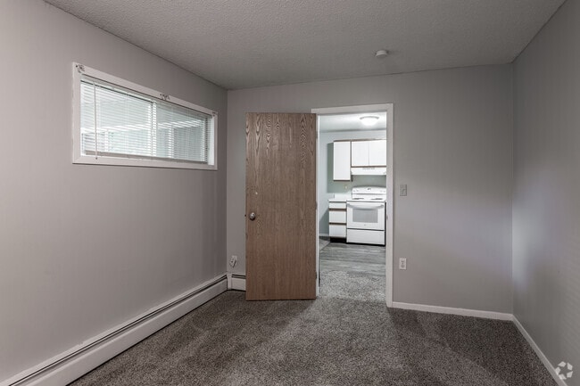 3BR, 1BA - 800SF - Bedroom - Suite Liv'N - Willmar