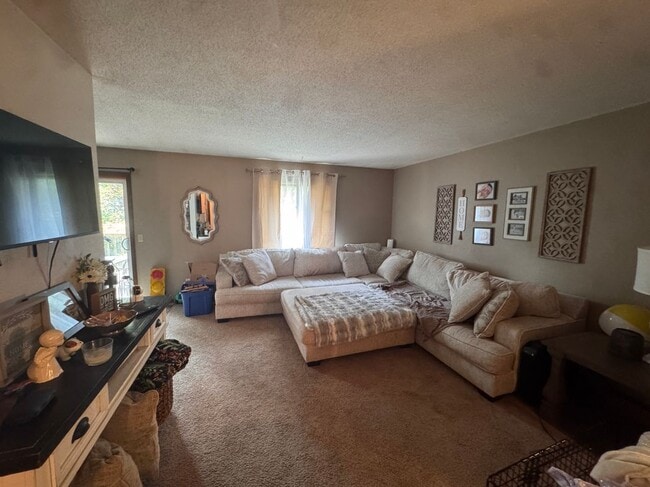 Photo - 1097 Regency Dr