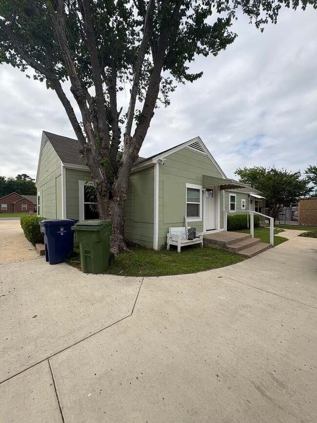 Photo - 1618 Bruce Dr