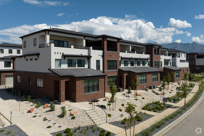 Building Photo - ICO Ridge Apartments & Townhomes