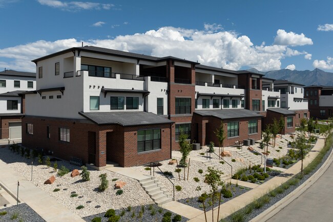 Building Photo - ICO Ridge Apartments & Townhomes