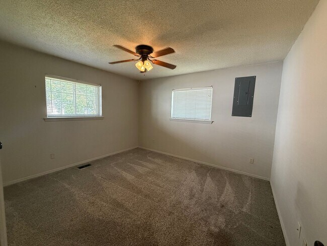 Photo - 3 bed 2 bath 2 car garage house