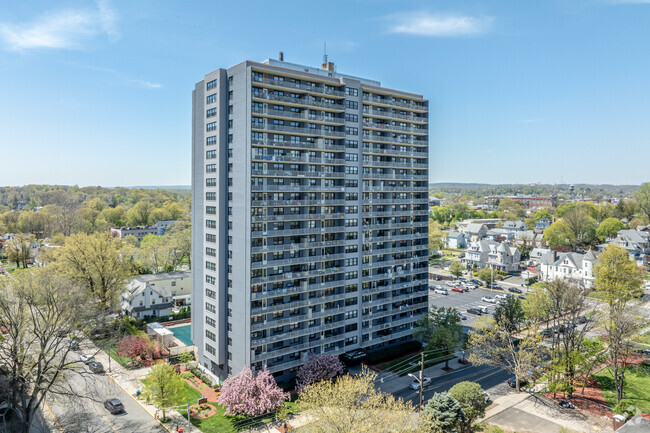 285 Aycrigg Ave - Carlton Tower Apartments