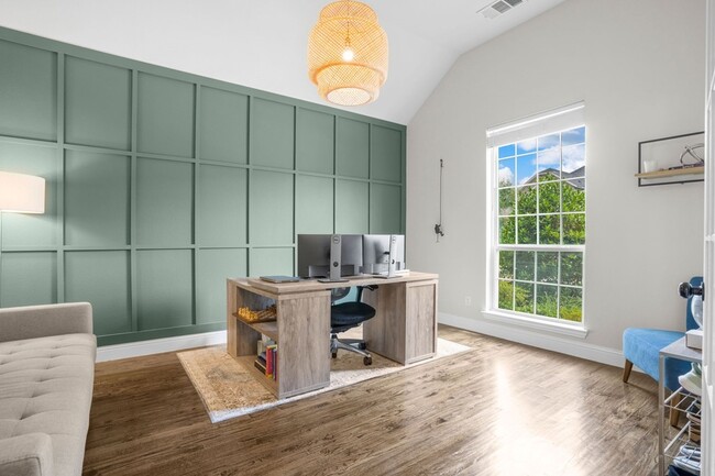 Photo - 853 Field Crossing