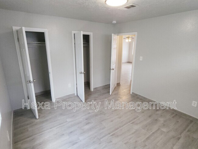 Photo - 4679 Weaver Rd Unit 2 Bedroom 12
