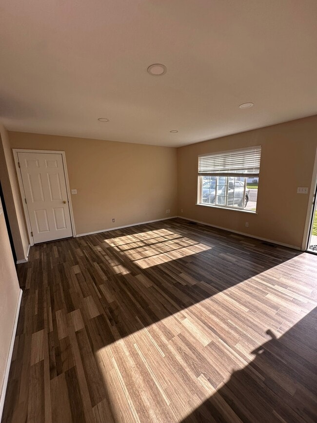 Photo - 1040 N 2nd St