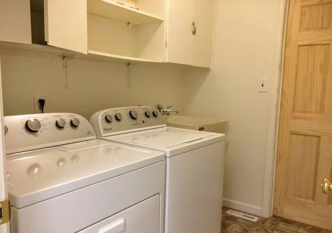 Photo - 1063 NE Barager Ave Unidad 1063 A Barager Ave