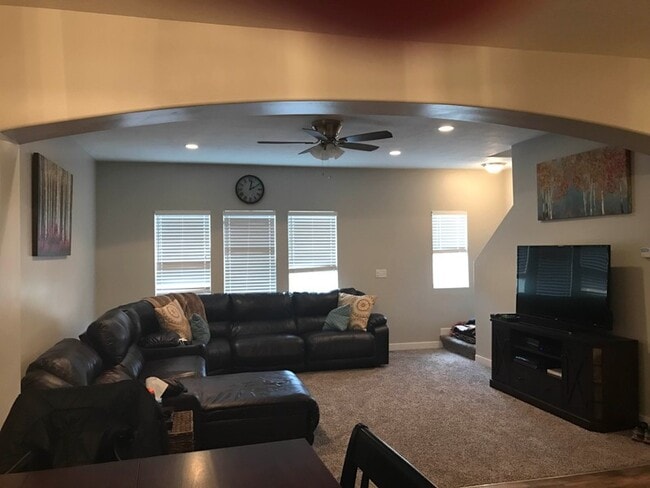 Photo - 324 N 680 E