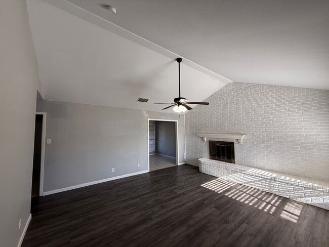 Photo - Completely Remodeled 3 bedroom 2 bath, 2 Car Garage AVAILABLE NOW!
