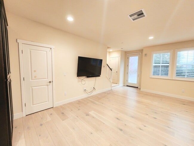 Photo - Modern 3 bed 2.5 bath townhome