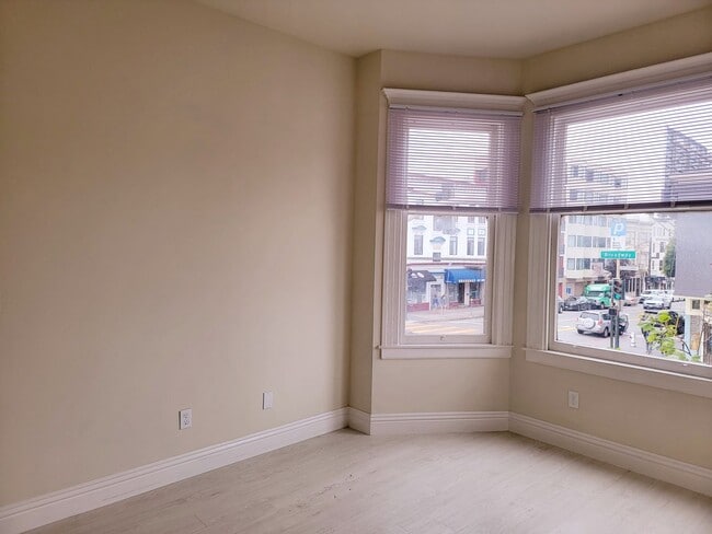 Photo - Broadwell, LLC (Broadway-Powell) Unit 1362-13