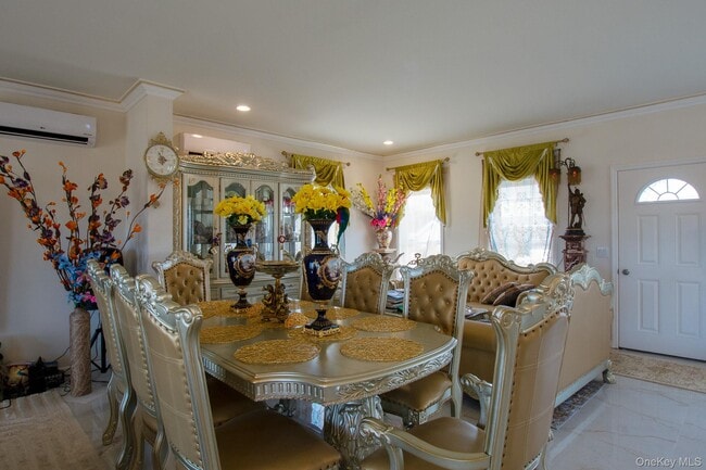 126 Trafalgar Dr