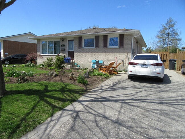 Photo - 21 Dovercliffe Rd Unit B