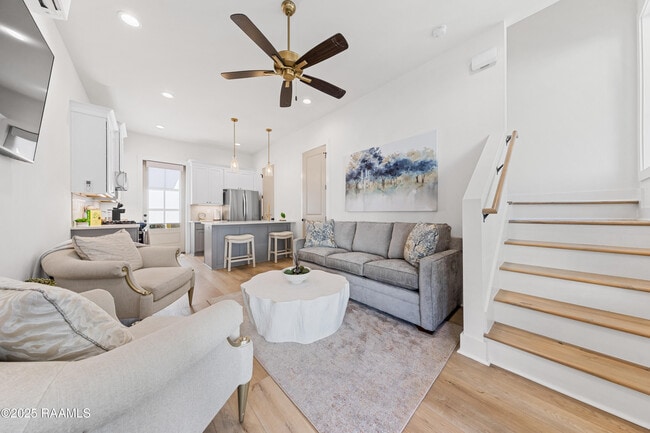 Photo - 206 Steiner Oaks