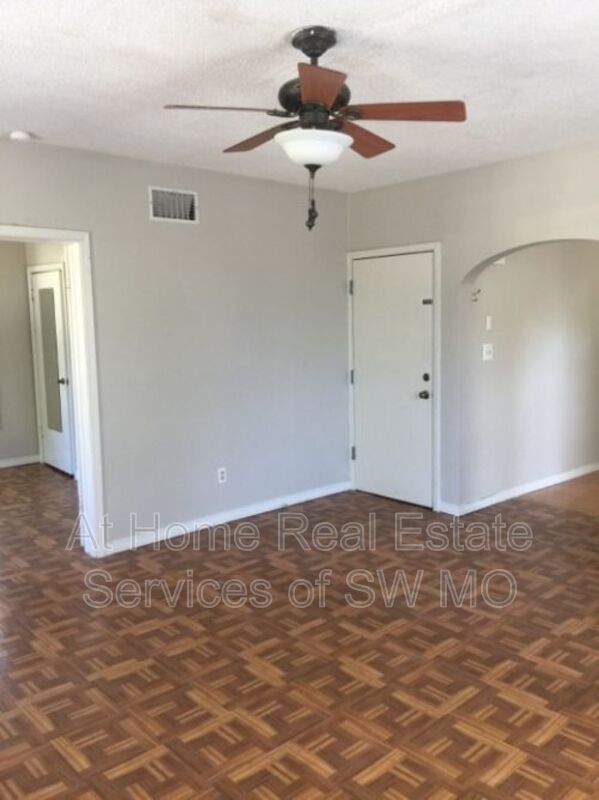 Photo - 530 W Mt Vernon St Unit Apt #4