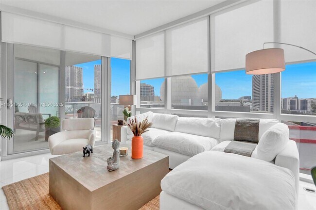 Building Photo - 851 NE 1st Ave Unit 1004 Rental