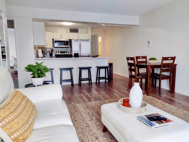 Photo - 2575 Kuhio Ave.