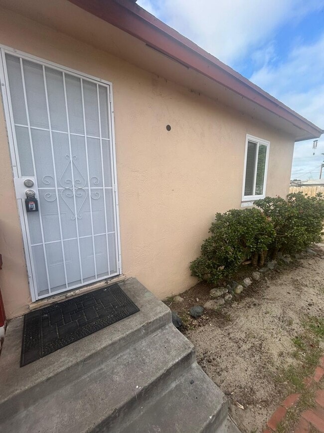 Building Photo - 522 Jefferson Ave Unit 522 -B