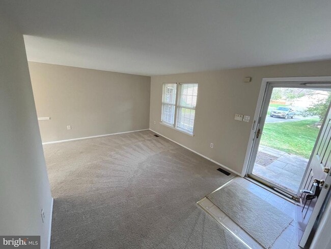 Building Photo - 15705 Anamosa Dr