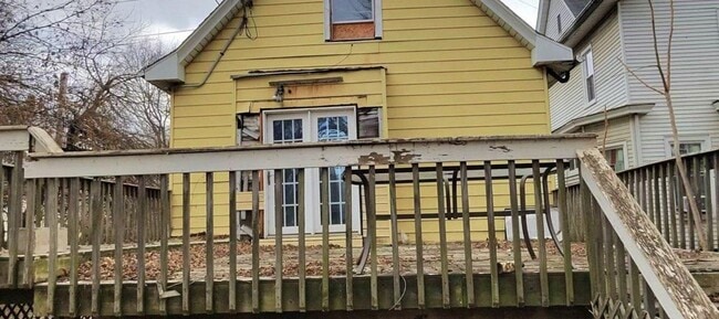 Photo - 406 Morton St