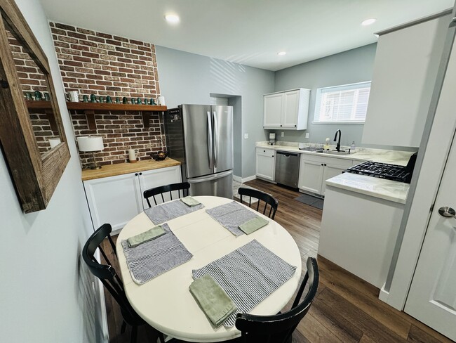 Photo - 1139 N Gould St