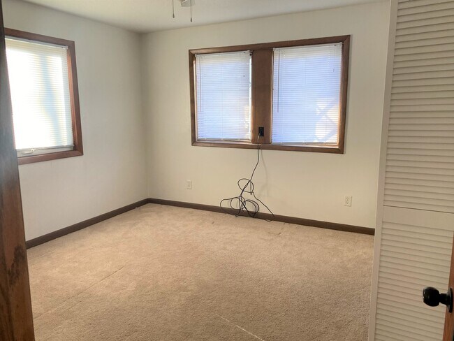 Photo - 1711 E Ave NE Casa Adosada