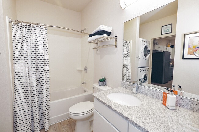 Baño - WaterWalk Raleigh RTP