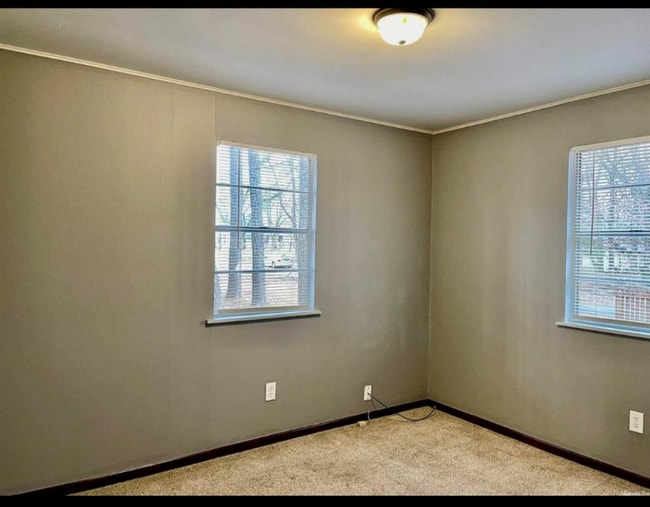 Photo - 309 E 12th St