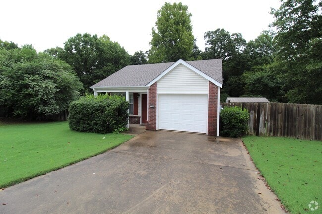 Building Photo - 3152 Parkway Dr Rental