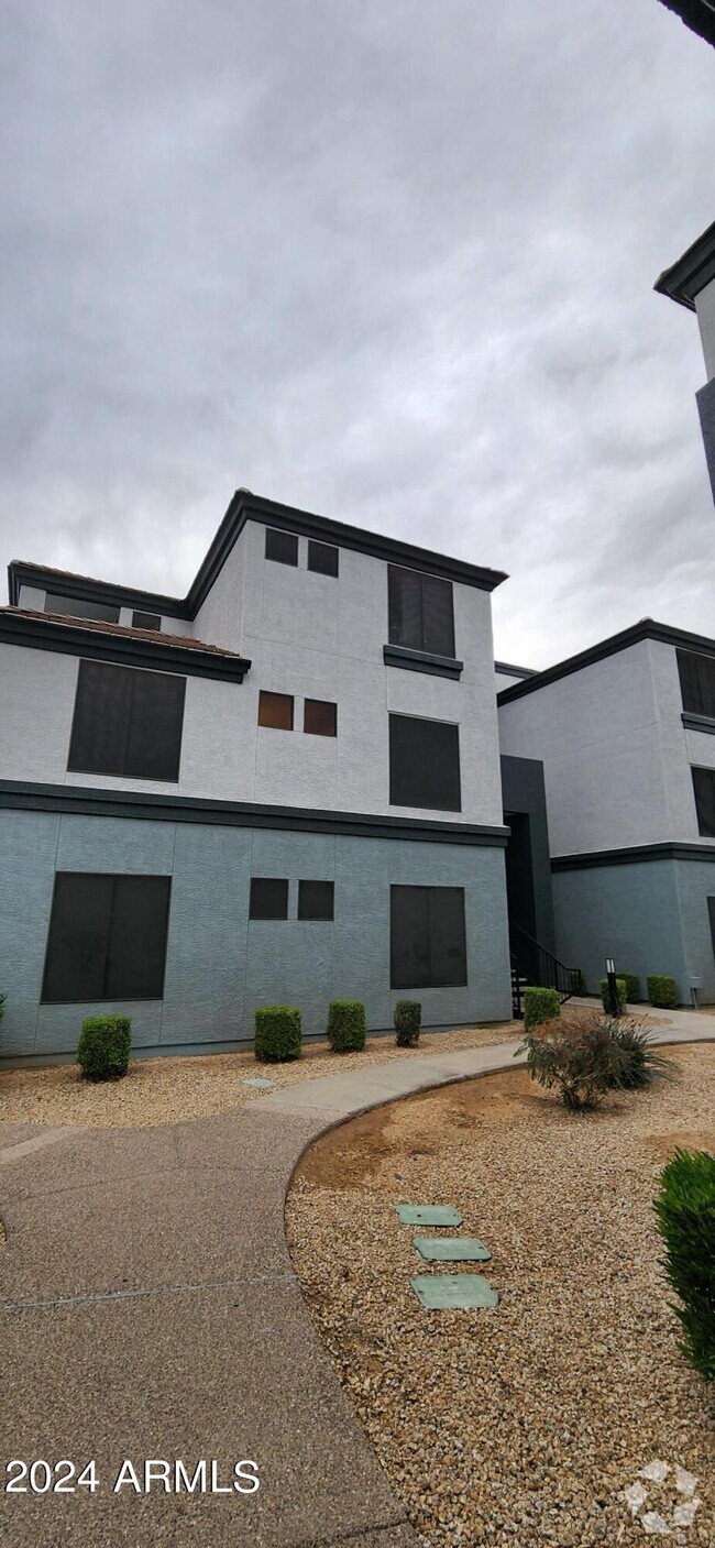 Building Photo - 3848 N 3rd Ave Unit 2005 Rental