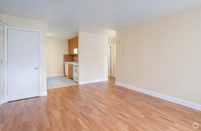 2BR, 1BA - 875SF - Dining Room - 20 Park St